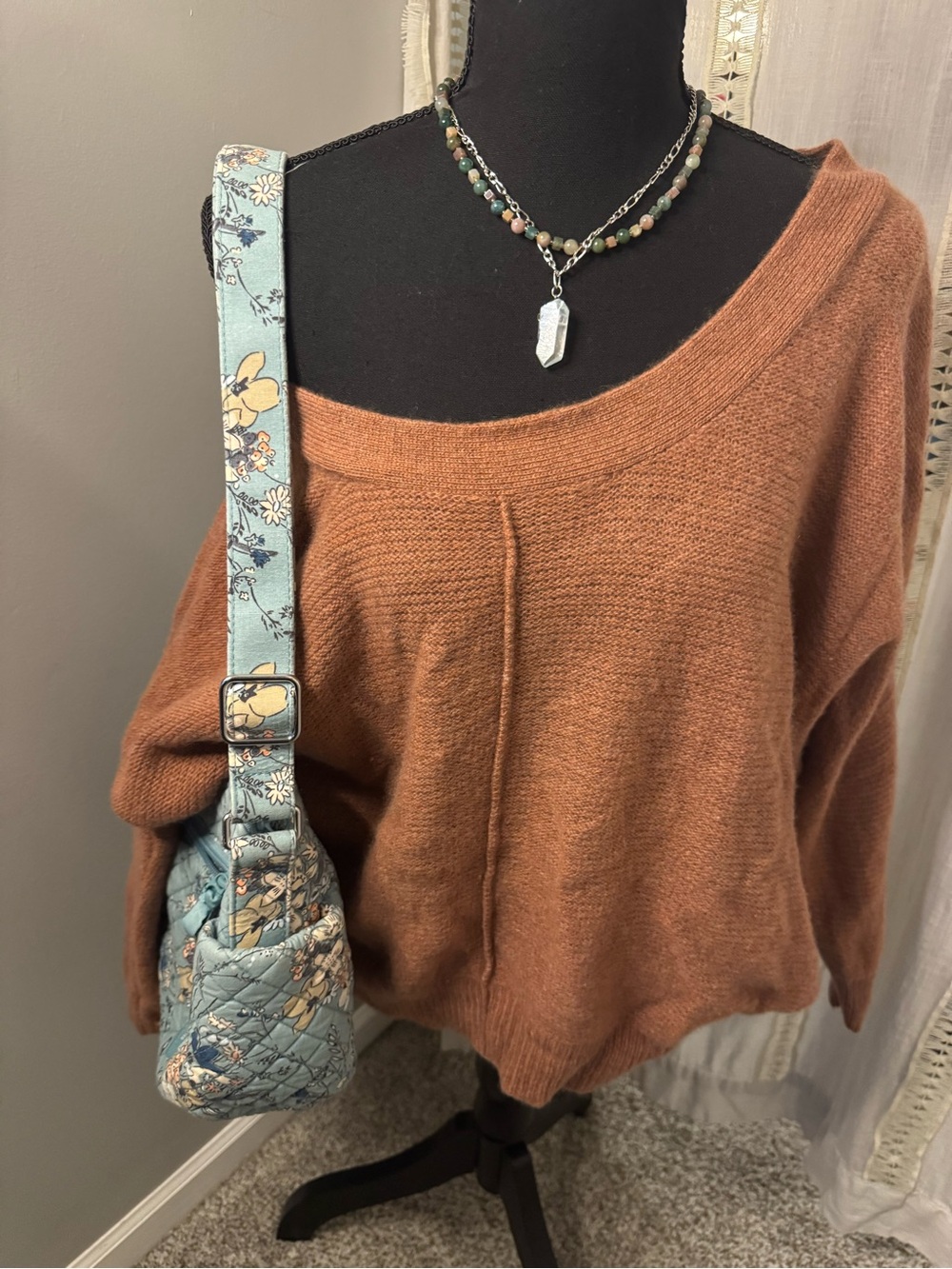 Poetry 100% Cashmere Cozy Women's Rust Brown Sweater - Relaxed Boatneck Style
